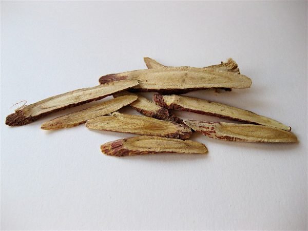 Sliced licorice root