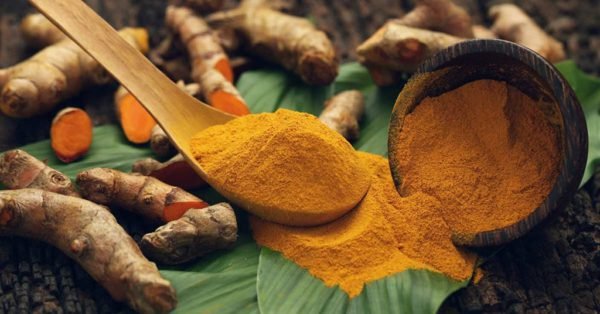 turmeric root and powder