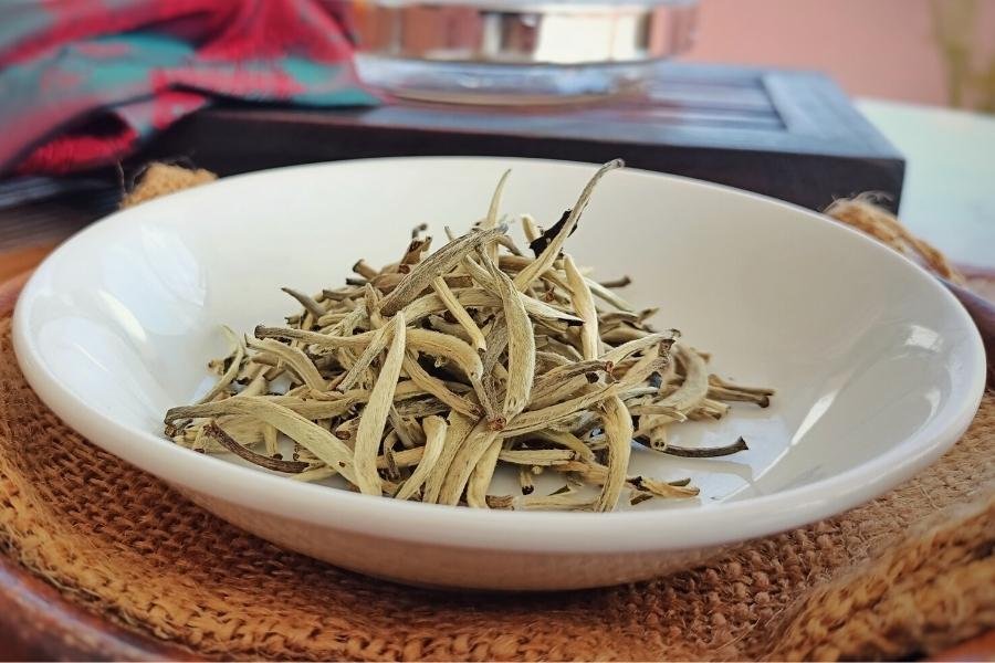 loose leaf silver needle white tea