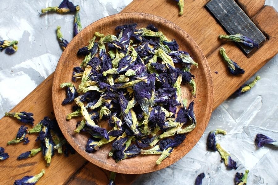 dried butterfly pea flowers