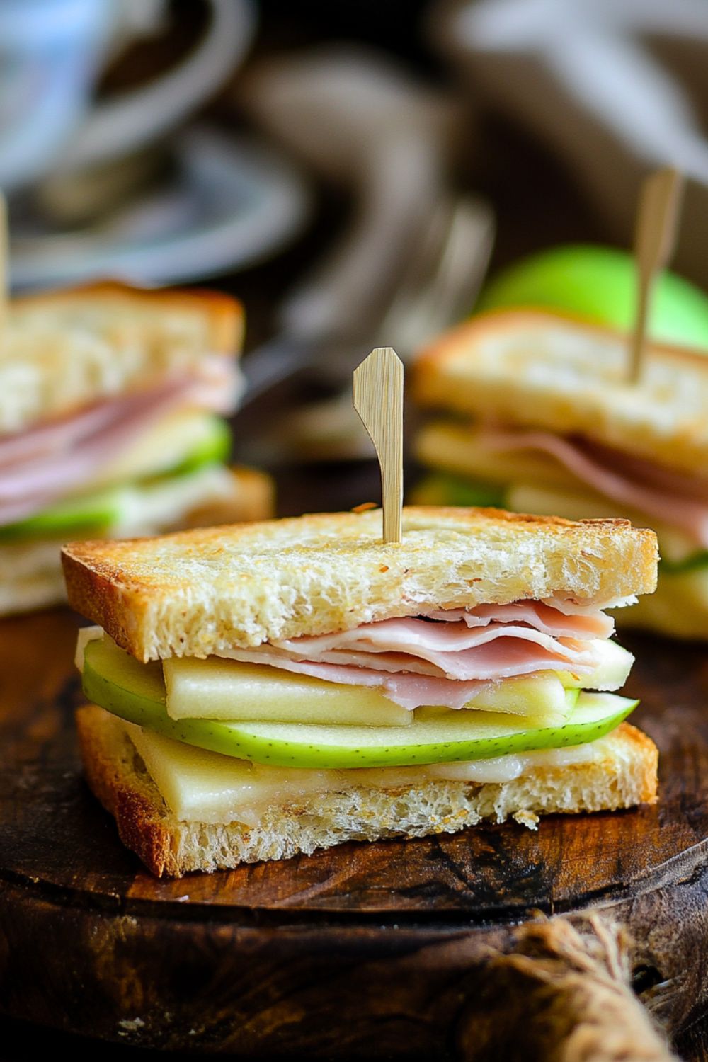 Ham, Brie, and Apple Sandwiches
